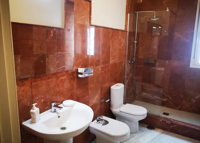 Charming Bright With Balconies On Cuesta Del Rosario * إشبيلية